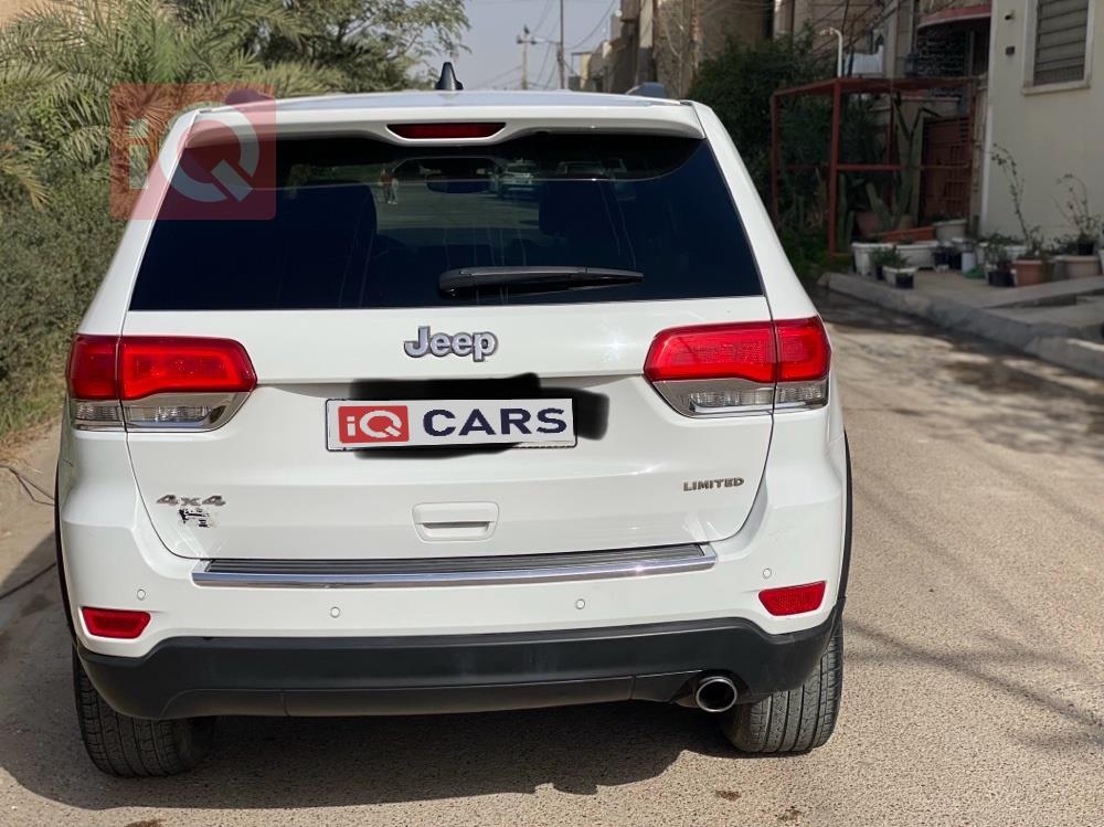 جیپ گراند شیرۆکی